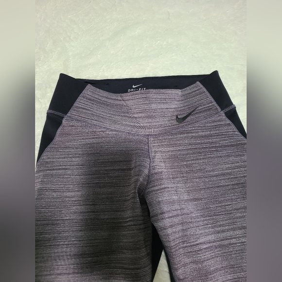 Nike Legendary Training Leggings - Picture 5 of 10